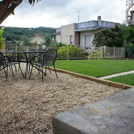 Casa Roberto Holiday home Diano San Pietro